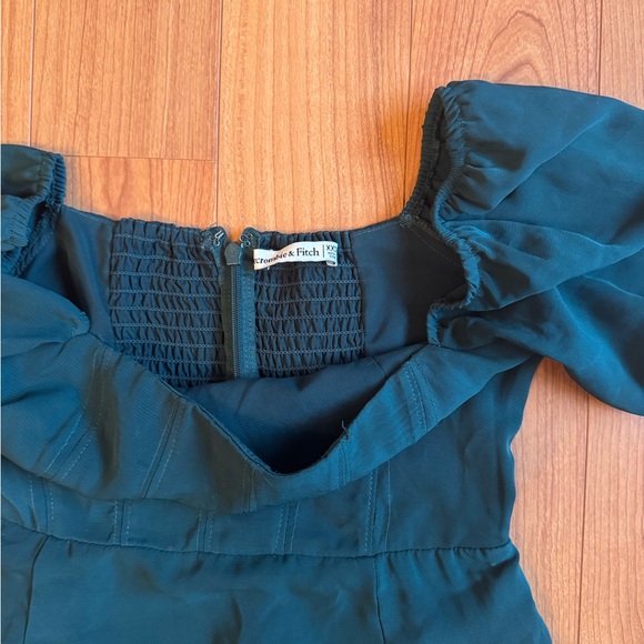 Abercrombie & Fitch Green Puff Sleeve Chiffon Mini Dress - Picture 2 of 4